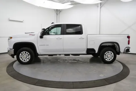 More photos of 2023 Chevrolet Silverado 2500HD LT at Chillicothe Truck, OH