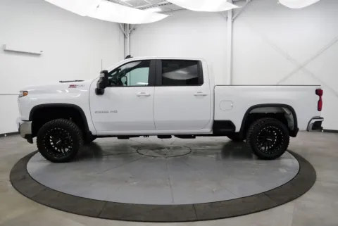 More photos of 2023 Chevrolet Silverado 2500HD LT at Chillicothe Truck, OH