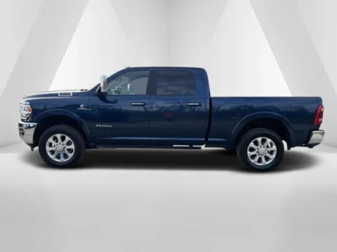 More photos of 2022 Ram 3500 Laramie at Chillicothe Truck, OH
