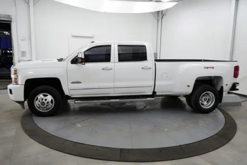 More photos of 2015 Chevrolet Silverado 3500HD High Country at Chillicothe Truck, OH