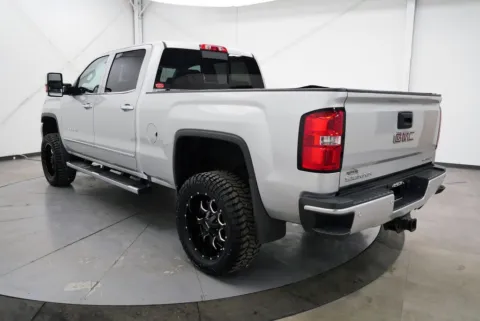 More photos of 2019 GMC Sierra 2500HD Denali at Chillicothe Truck, OH