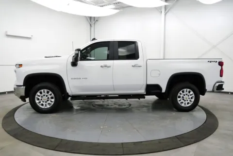 More photos of 2025 Chevrolet Silverado 2500HD Work Truck at Chillicothe Truck, OH