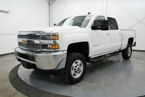 Another view of 2019 Chevrolet Silverado 2500HD LT for sale in Chillicothe, OH at Chillicothe Truck
