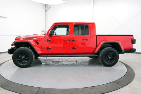 More photos of 2020 Jeep Gladiator Rubicon at Chillicothe Truck, OH