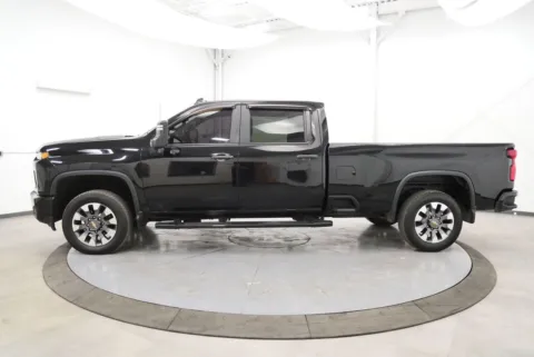 More photos of 2021 Chevrolet Silverado 2500HD Custom at Chillicothe Truck, OH