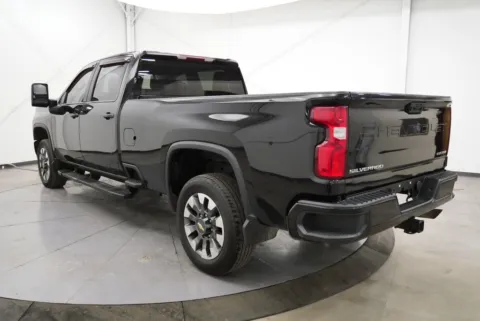 More photos of 2021 Chevrolet Silverado 2500HD Custom at Chillicothe Truck, OH