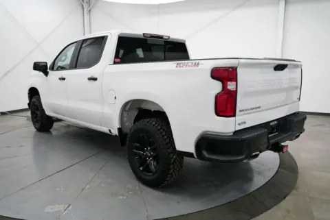 More photos of 2021 Chevrolet Silverado 1500 LT Trail Boss at Chillicothe Truck, OH