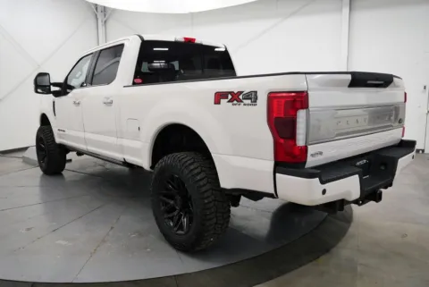 More photos of 2019 Ford F-350SD Platinum at Chillicothe Truck, OH