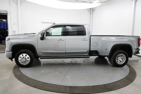 More photos of 2024 Chevrolet Silverado 3500HD High Country at Chillicothe Truck, OH