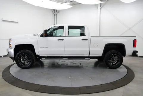 More photos of 2018 Chevrolet Silverado 3500HD Work Truck at Chillicothe Truck, OH