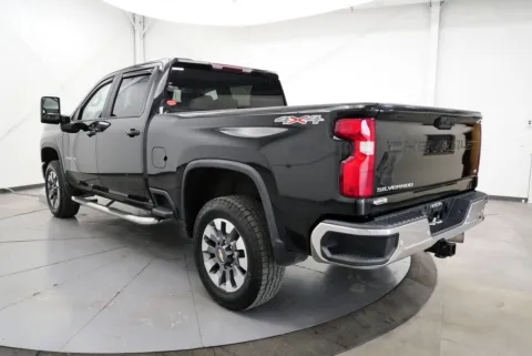More photos of 2021 Chevrolet Silverado 2500HD LT at Chillicothe Truck, OH