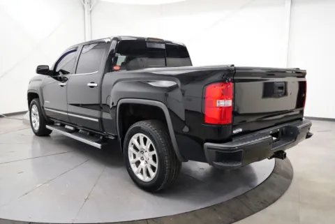 More photos of 2015 GMC Sierra 1500 Denali at Chillicothe Truck, OH