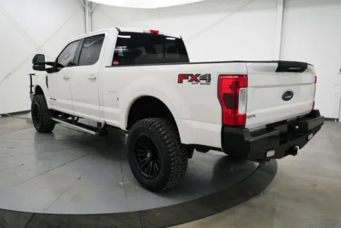 More photos of 2019 Ford F-250SD Lariat at Chillicothe Truck, OH