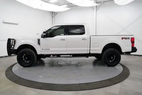 More photos of 2019 Ford F-250SD Lariat at Chillicothe Truck, OH