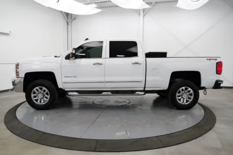 More photos of 2015 Chevrolet Silverado 2500HD LTZ at Chillicothe Truck, OH