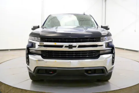 Photos of 2019 Chevrolet Silverado 1500 LT for sale in Chillicothe, OH at Chillicothe Truck