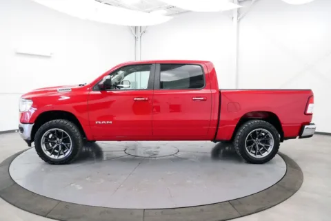 More photos of 2019 Ram 1500 Big Horn/Lone Star at Chillicothe Truck, OH