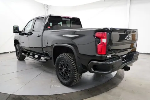 More photos of 2022 Chevrolet Silverado 3500HD LTZ at Chillicothe Truck, OH
