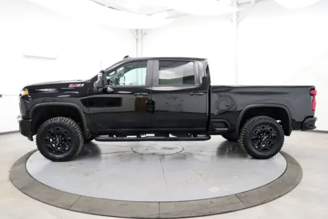 More photos of 2022 Chevrolet Silverado 3500HD LTZ at Chillicothe Truck, OH