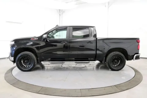 More photos of 2021 Chevrolet Silverado 1500 LT at Chillicothe Truck, OH