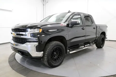 Another view of 2021 Chevrolet Silverado 1500 LT for sale in Chillicothe, OH at Chillicothe Truck