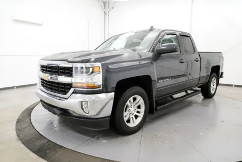 Another view of 2017 Chevrolet Silverado 1500 LT for sale in Chillicothe, OH at Chillicothe Truck