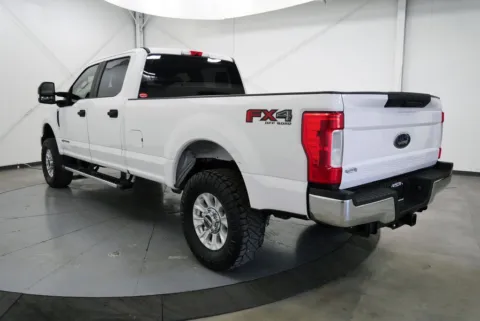 More photos of 2019 Ford F-250SD XL at Chillicothe Truck, OH