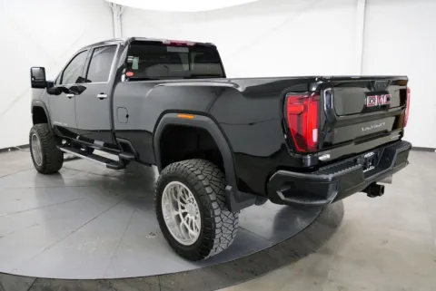 More photos of 2021 GMC Sierra 2500HD Denali at Chillicothe Truck, OH