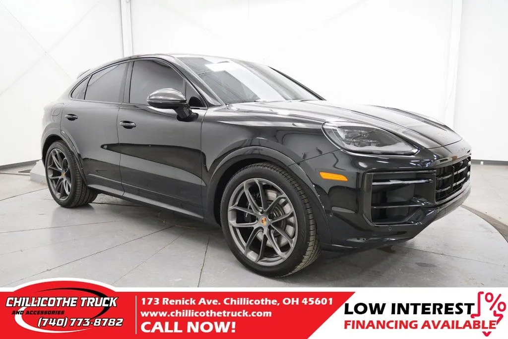 2025 Porsche Cayenne GTS's photo