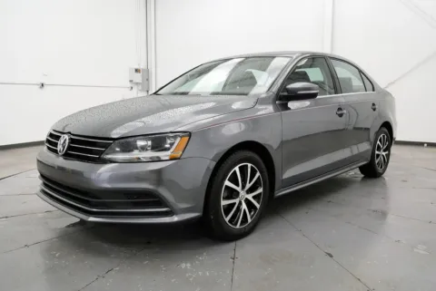Another view of 2017 Volkswagen Jetta 1.4T SE for sale in Chillicothe, OH at Chillicothe Truck