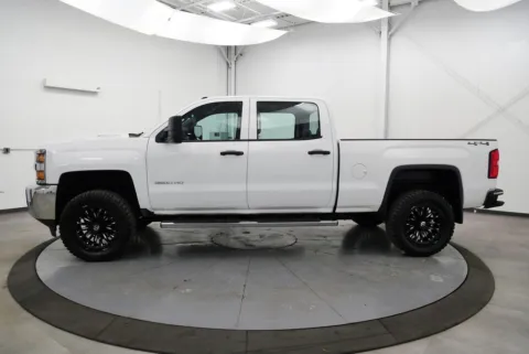 More photos of 2018 Chevrolet Silverado 3500HD Work Truck at Chillicothe Truck, OH