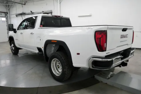 More photos of 2020 Chevrolet Silverado 3500HD LTZ at Chillicothe Truck, OH