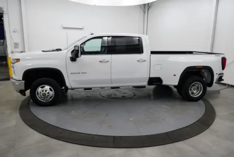 More photos of 2020 Chevrolet Silverado 3500HD LTZ at Chillicothe Truck, OH