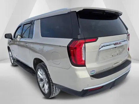 More photos of 2021 GMC Yukon XL SLT at Chillicothe Truck, OH