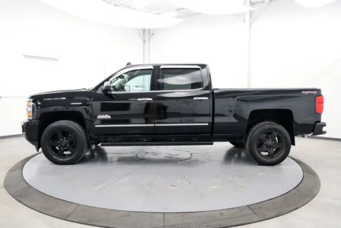 More photos of 2015 Chevrolet Silverado 2500HD High Country at Chillicothe Truck, OH