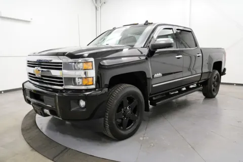 Another view of 2015 Chevrolet Silverado 2500HD High Country for sale in Chillicothe, OH at Chillicothe Truck