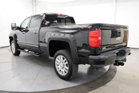 More photos of 2016 Chevrolet Silverado 2500HD High Country at Chillicothe Truck, OH