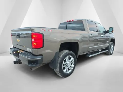 More photos of 2015 Chevrolet Silverado 2500HD High Country at Chillicothe Truck, OH
