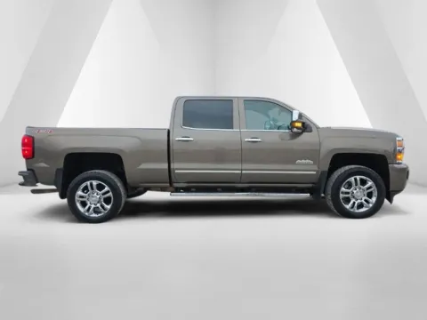More photos of 2015 Chevrolet Silverado 2500HD High Country at Chillicothe Truck, OH
