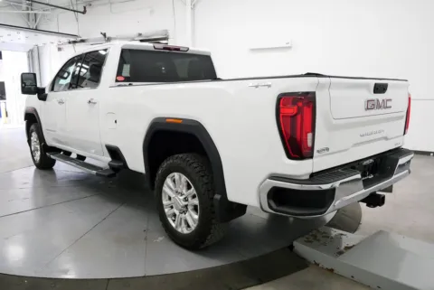 More photos of 2021 GMC Sierra 3500HD SLT at Chillicothe Truck, OH