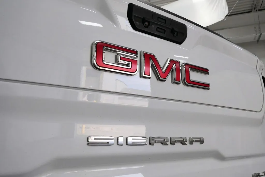 2022 GMC Sierra 1500 SLT - Photo 9