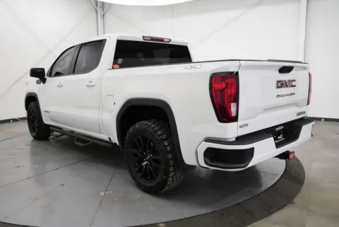 More photos of 2023 GMC Sierra 1500 Elevation at Chillicothe Truck, OH