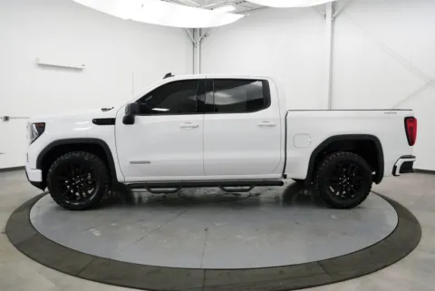 More photos of 2023 GMC Sierra 1500 Elevation at Chillicothe Truck, OH