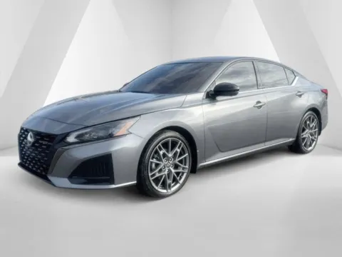 Another view of 2023 Nissan Altima 2.0 SR for sale in Chillicothe, OH at Chillicothe Truck