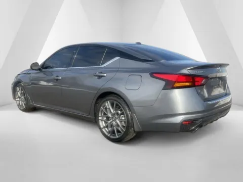 More photos of 2023 Nissan Altima 2.0 SR at Chillicothe Truck, OH