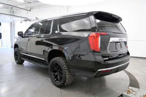 More photos of 2023 GMC Yukon XL SLT at Chillicothe Truck, OH