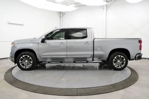 More photos of 2023 Chevrolet Silverado 1500 High Country at Chillicothe Truck, OH