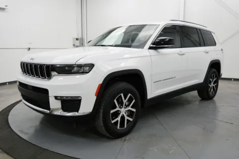 Another view of 2023 Jeep Grand Cherokee L Limited for sale in Chillicothe, OH at Chillicothe Truck