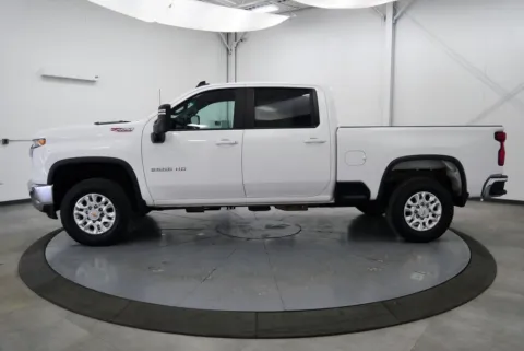 More photos of 2023 Chevrolet Silverado 2500HD LT at Chillicothe Truck, OH