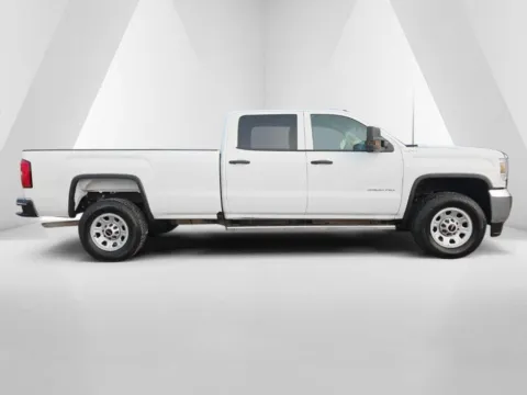 More photos of 2019 GMC Sierra 3500HD at Chillicothe Truck, OH